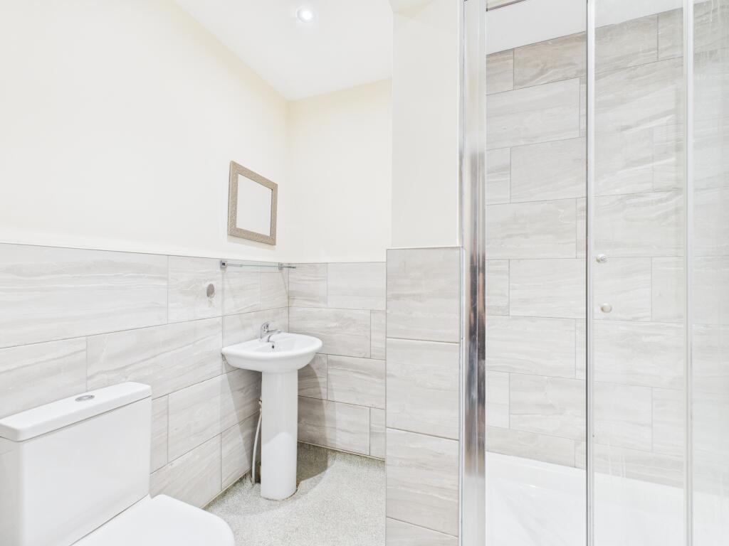 Shower suite