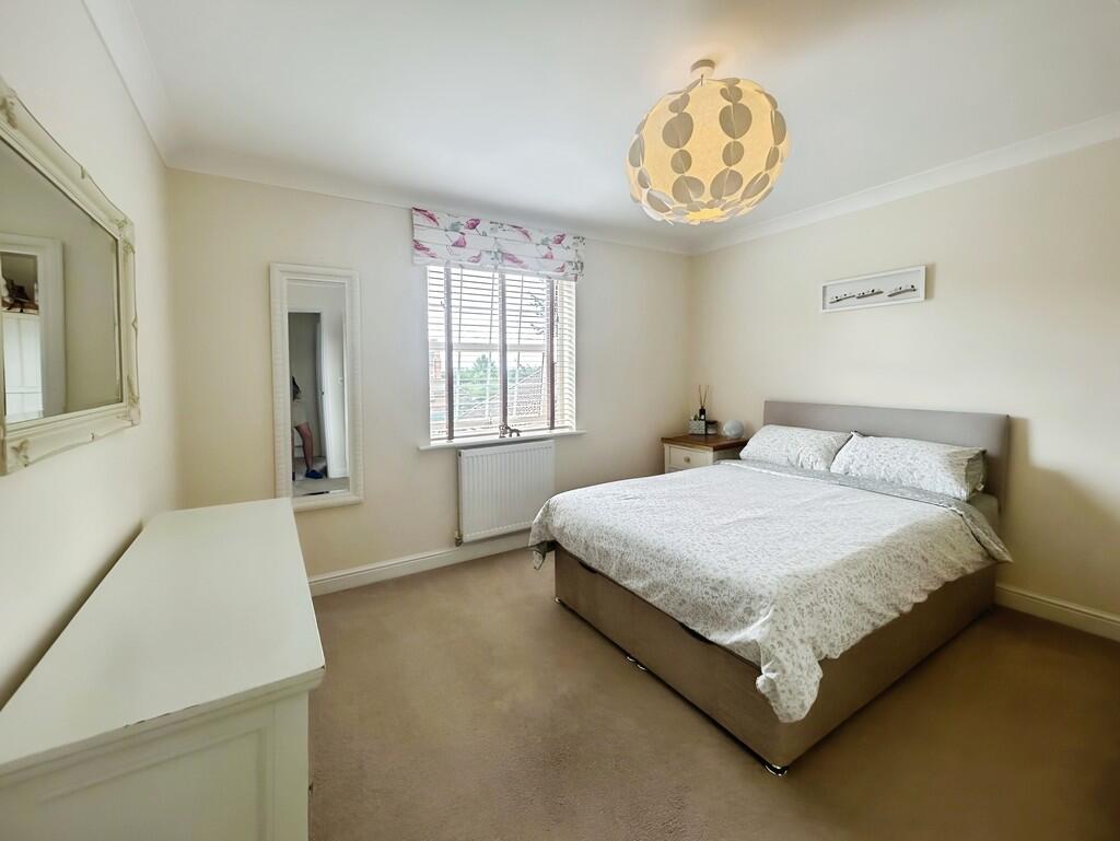 e1ec8254-WhatsApp...