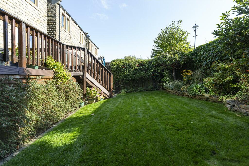 Bramleys Estate Agents - Long Lane - Honley (55).j