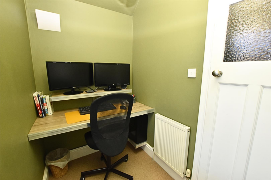 HOME OFFICE (FRONT)