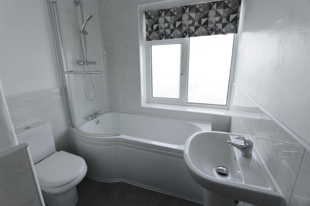 Bathroom.JPG