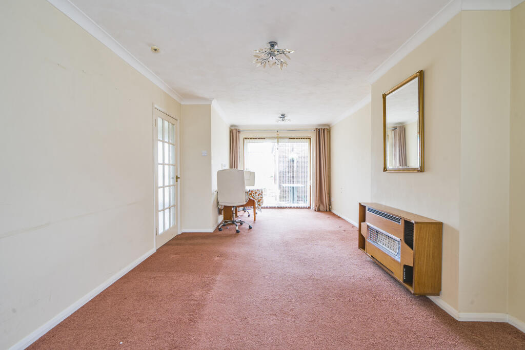 40 Bear Road, Hanworth Village, Feltham, TW13 6RA