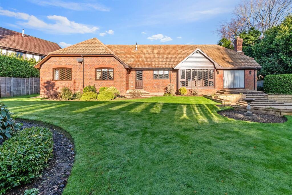 ACORN GROVE, 9 EXTERNALS- (1).jpg