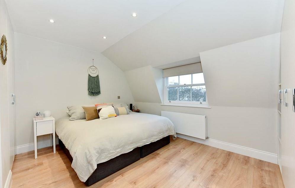 Bed 1.jpg