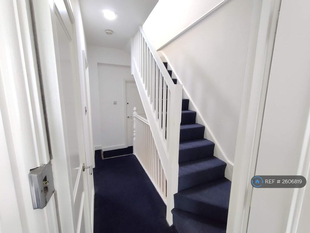 Middle Floor Hallway