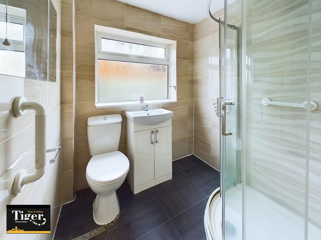 CAM02176G0-PR0449...