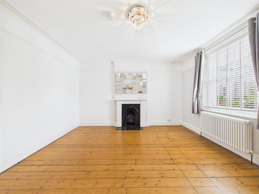 14 - Spacious Maisonette for Auction, St Andrews, 