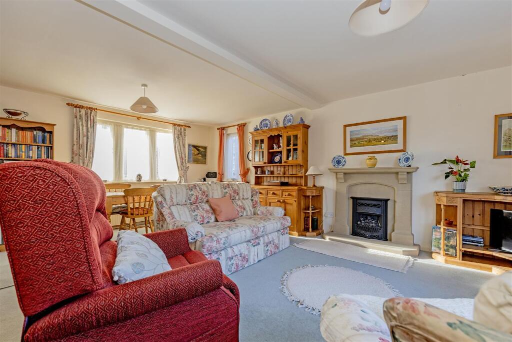 Reception Room-4.jpg