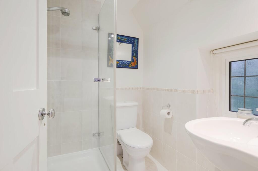 Bedroom 2 Ensuite