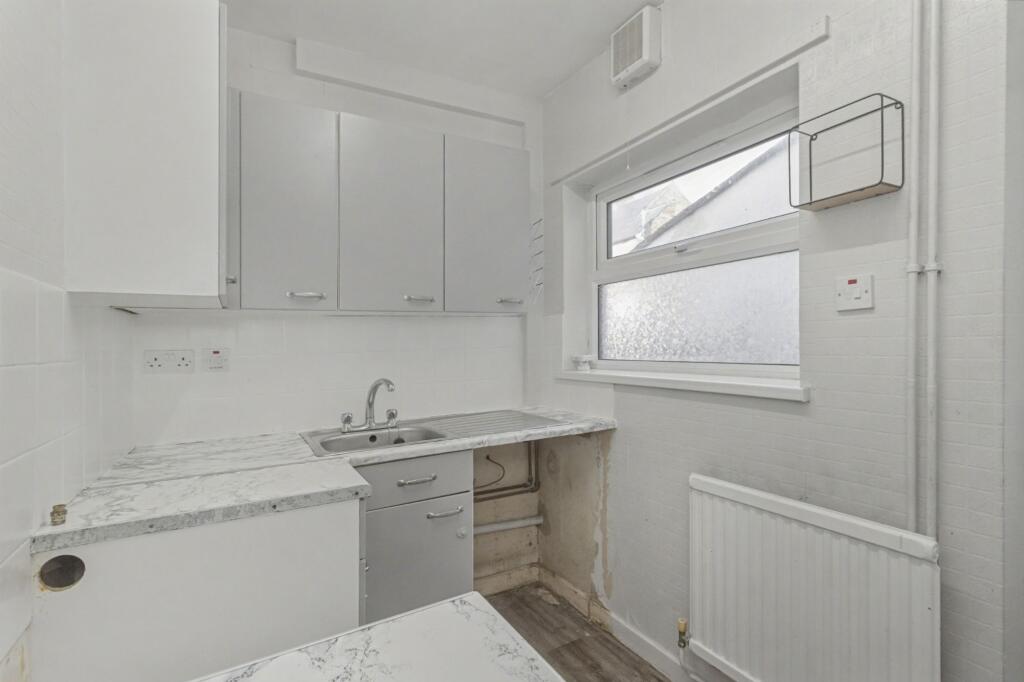 32 Carlisle Street, Dane Hills, Leicester LE3 6AF