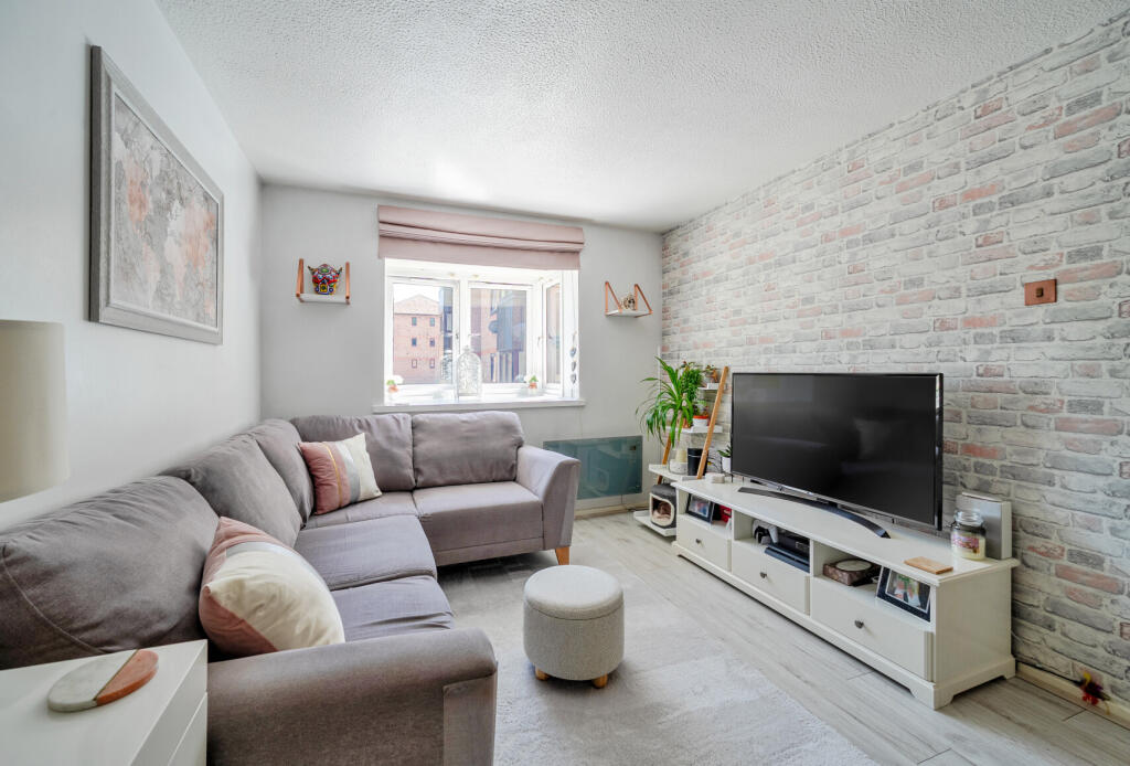 18-682346e02525a-...