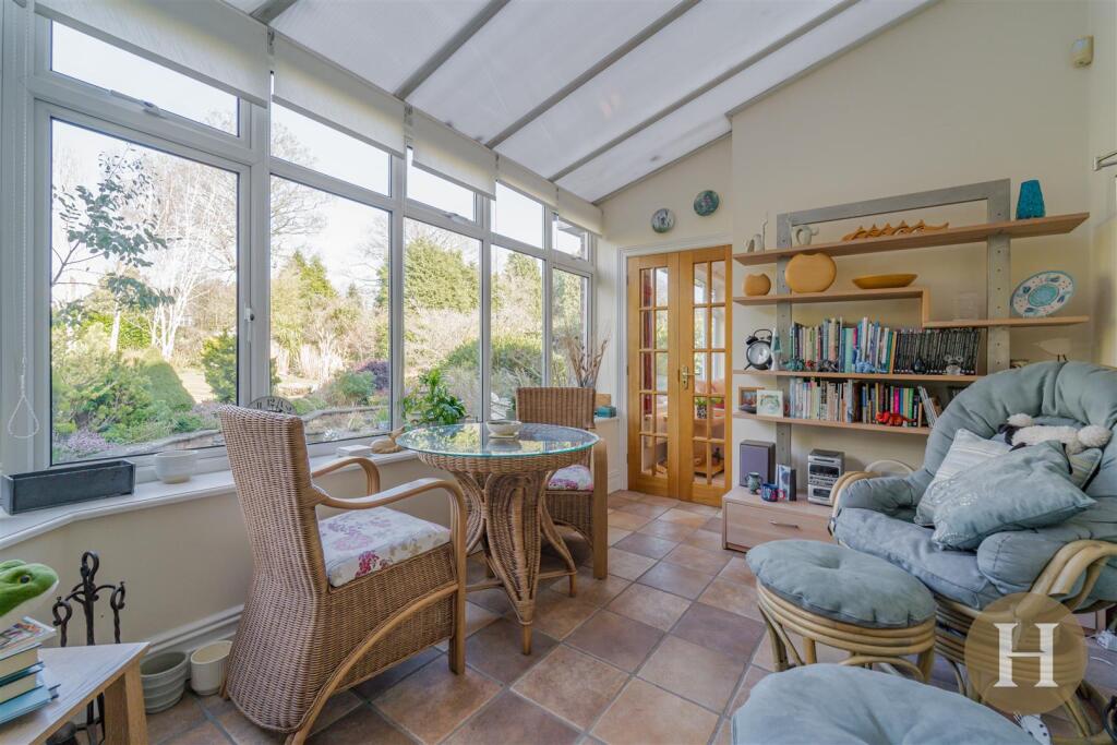 Hadleigh Estate Agents-19.jpg