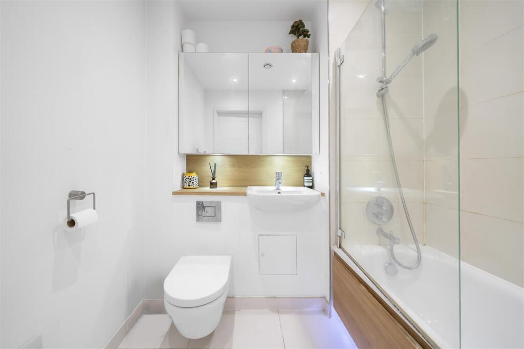Citius Court, E4