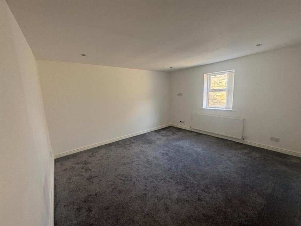 26 Halifax Road.jpg