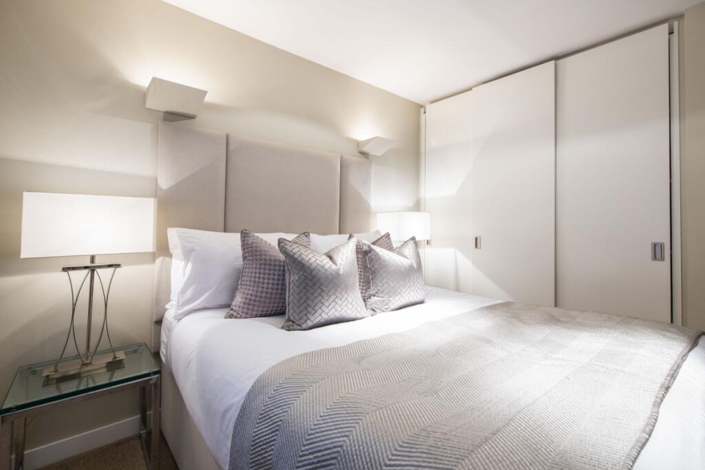 1A_PondPlace_2802...