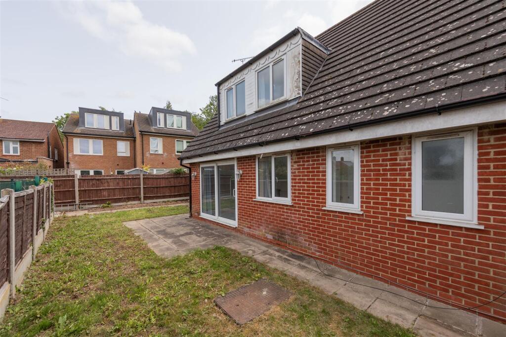 Alders Avenue IG8