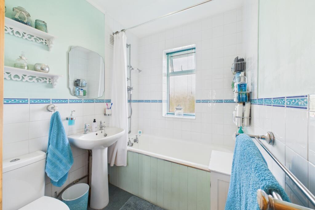 CAM03162G0-PR0310-STILL014