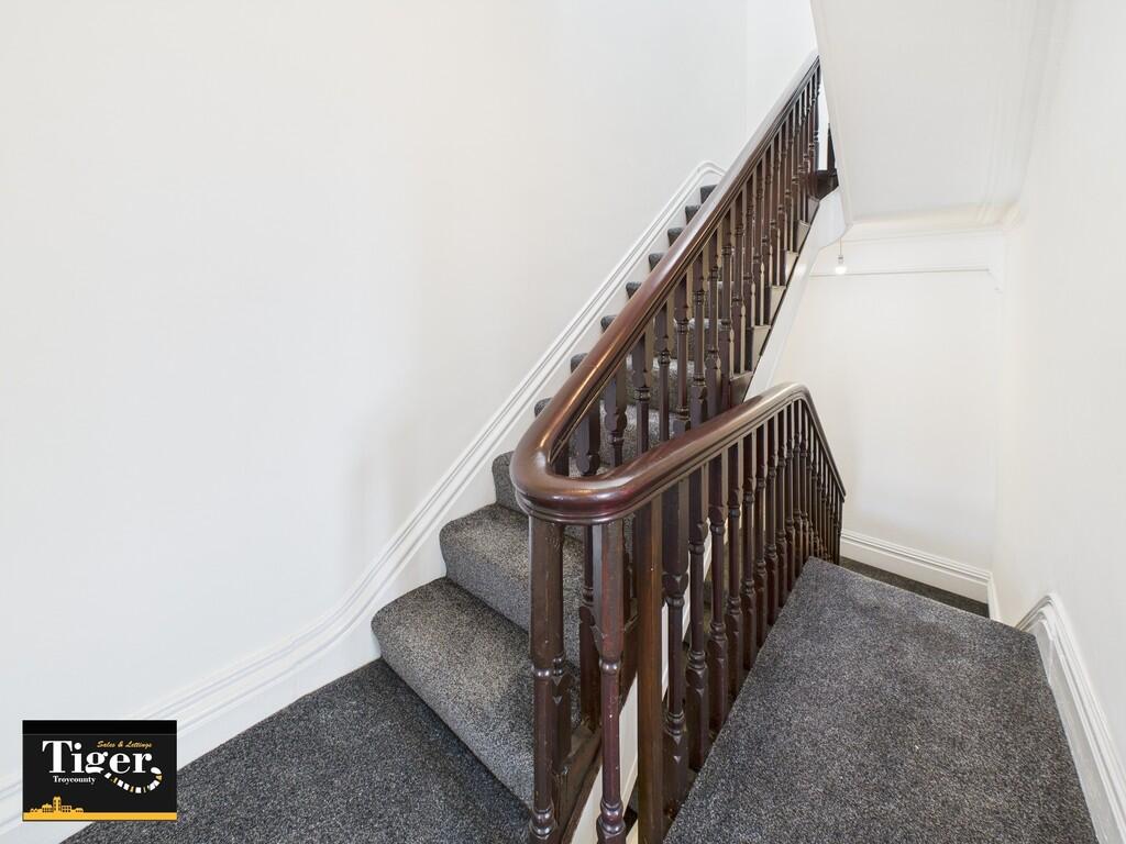 CAM02176G0-PR0498...