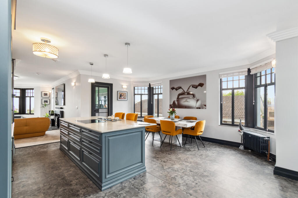 Kitchen/Dining Area