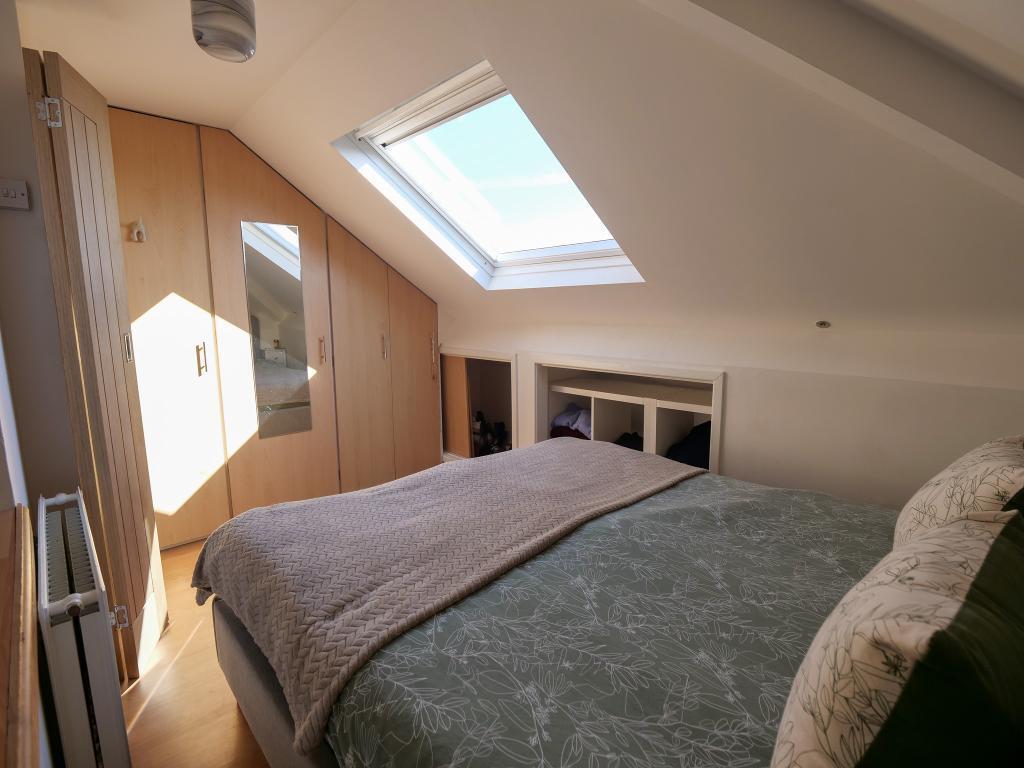 Master Bedroom Dual Aspect