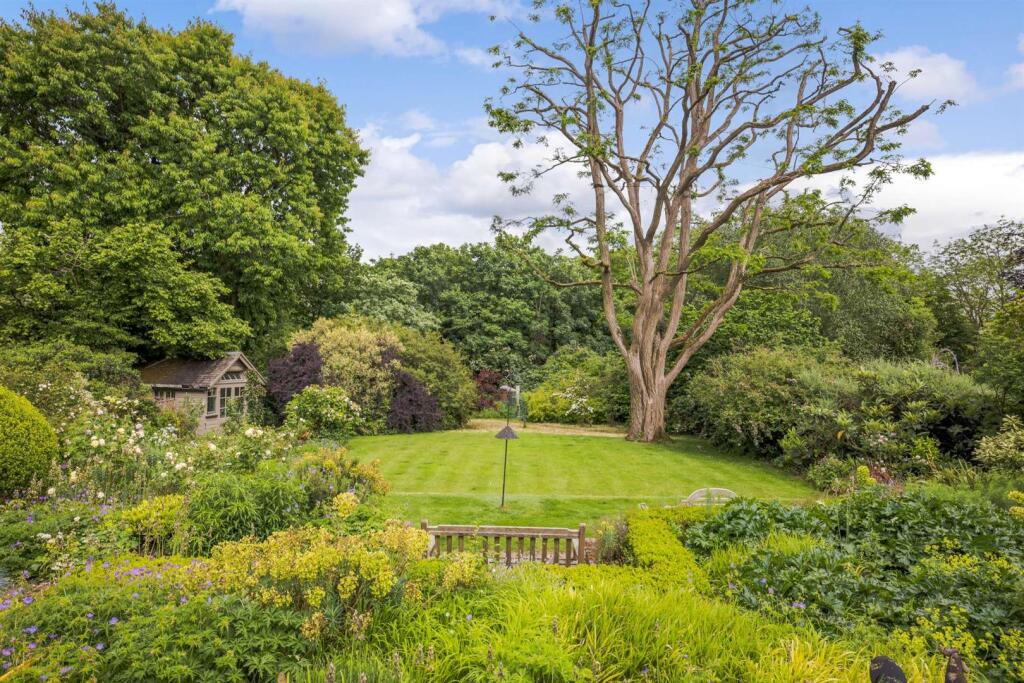 Ellentrees, 9 Flower Walk, GU2 4EP-126-1920.jpg