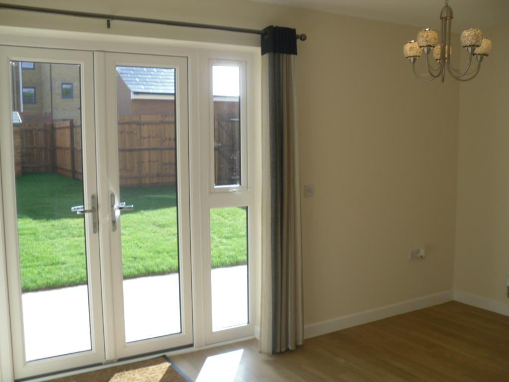 Dining Area (2)