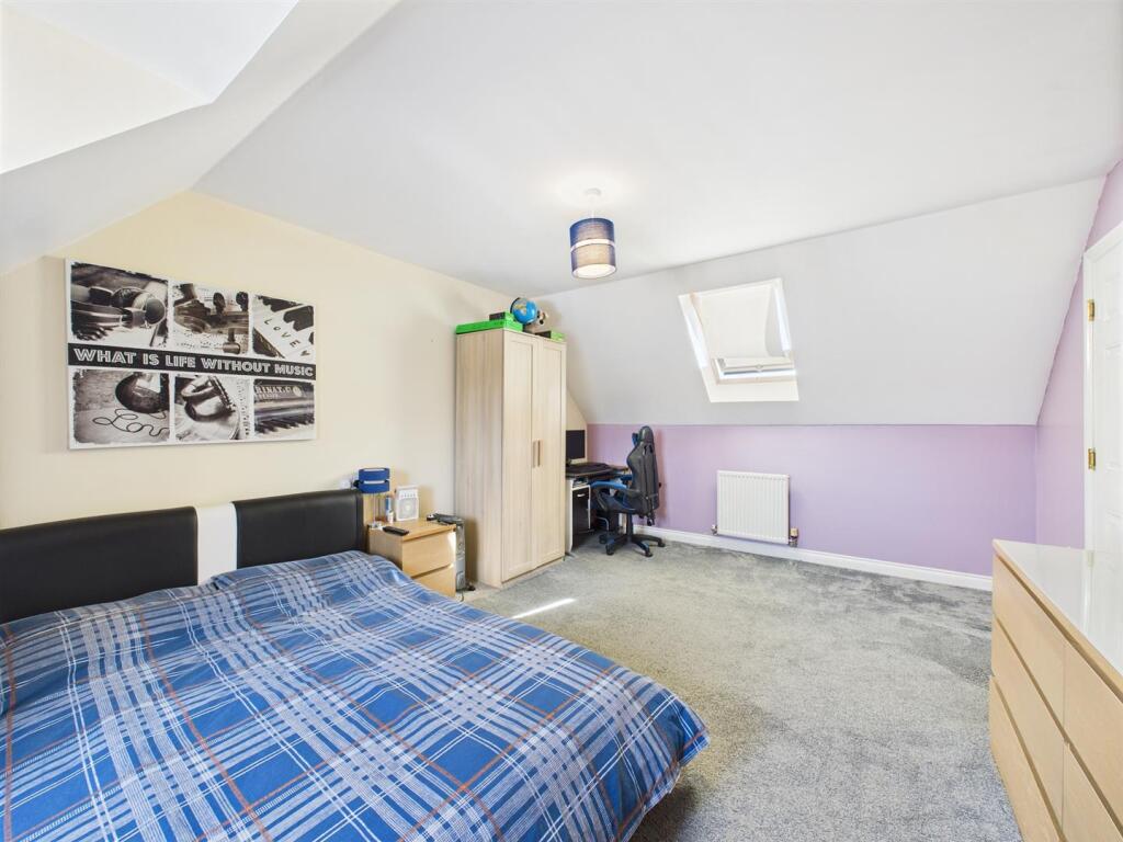 Bedroom: