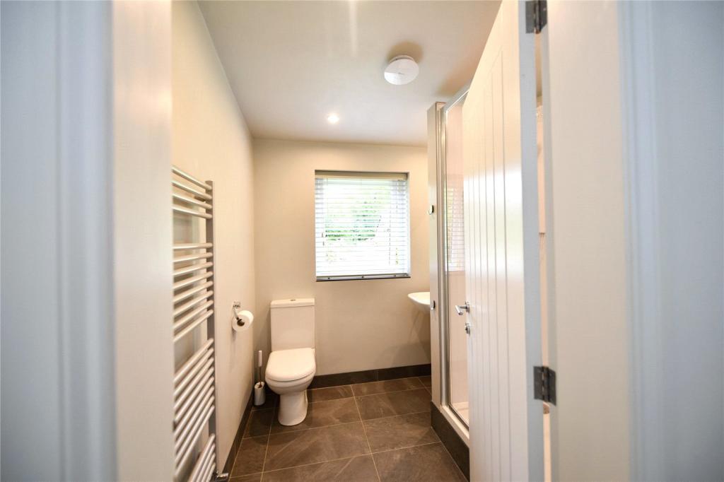 Smithy Shower Rm