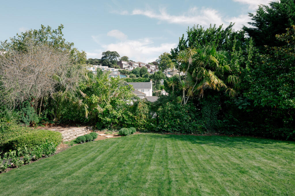 311138 - MEADFOOT2-3.jpg