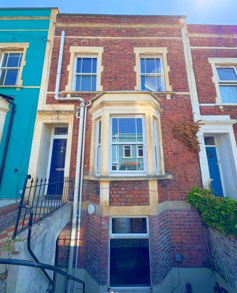 Front shot with lower enterance.jpg