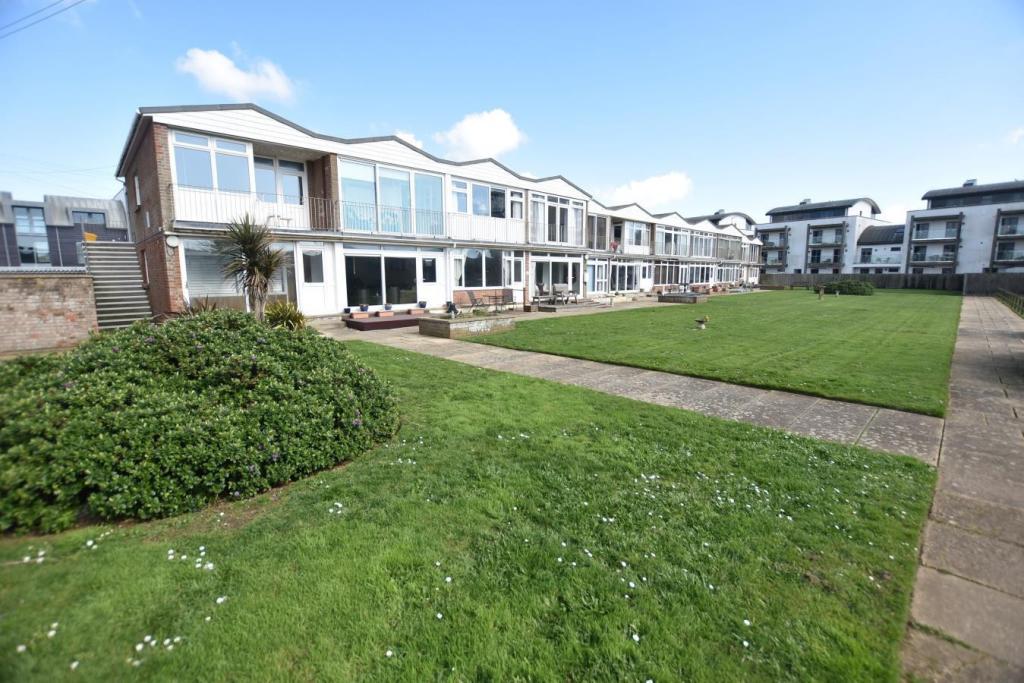 Communal Grounds
