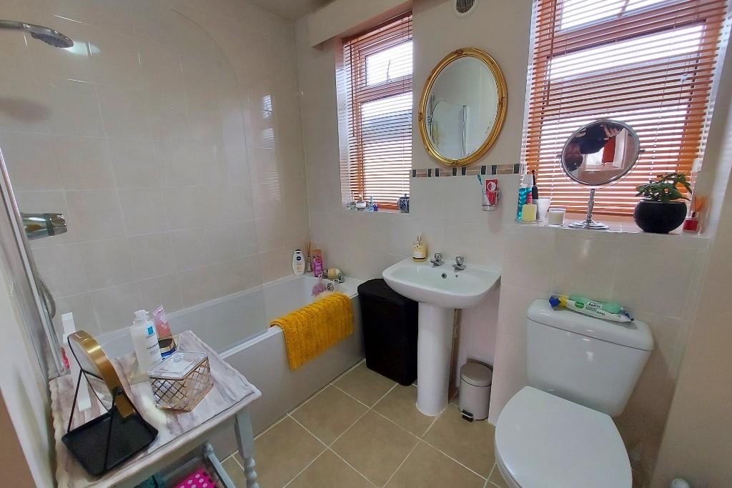 Modern Bathroom 