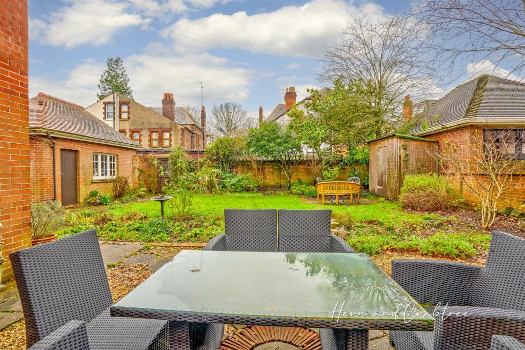 Queen Anne Square, Cardiff, HernCrabtree (7).jpg