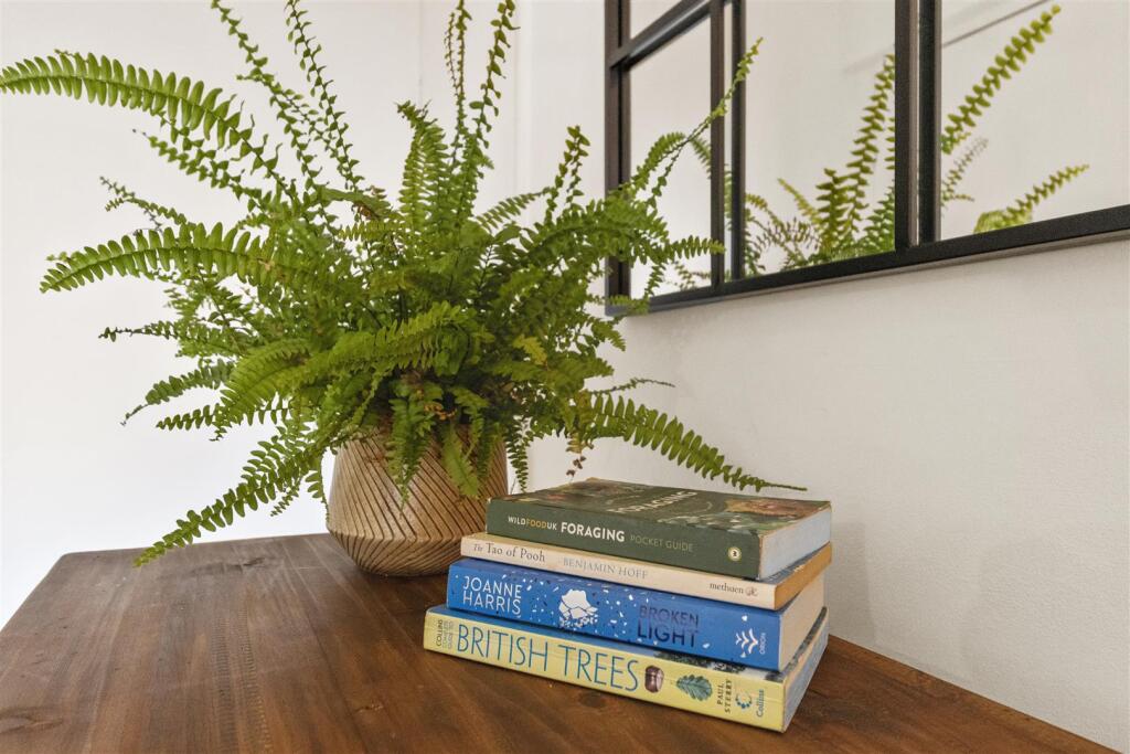 living room feature #2.jpg
