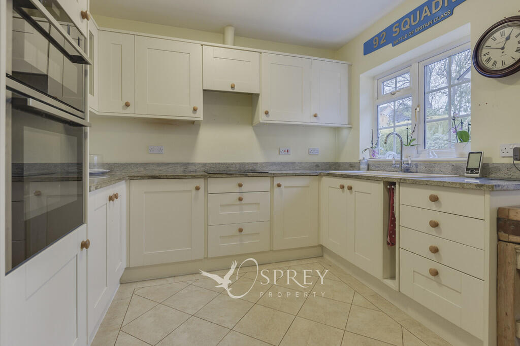 Kitchen/Breakfast...