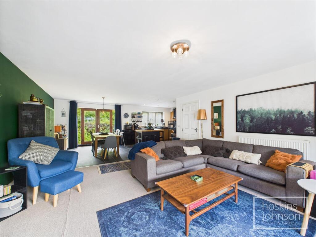 Open plan living/kitchen/diner