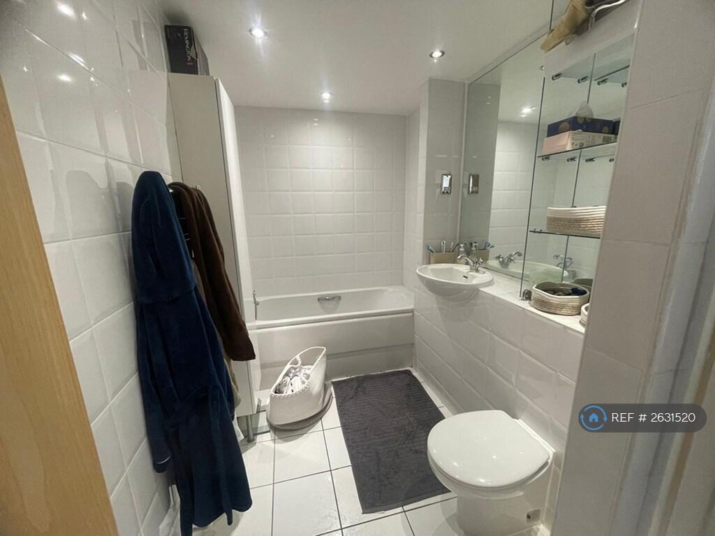 Master Bedroom Ensuite Bath