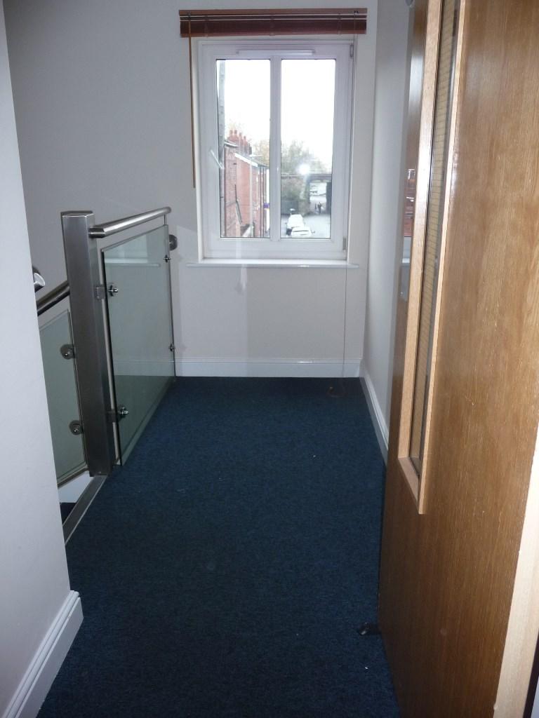 COMMUNAL LANDING