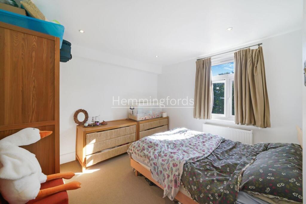 Flat 3, 553 Caledonian Road - A2y6v9OcfQ8e3HCjAsyo