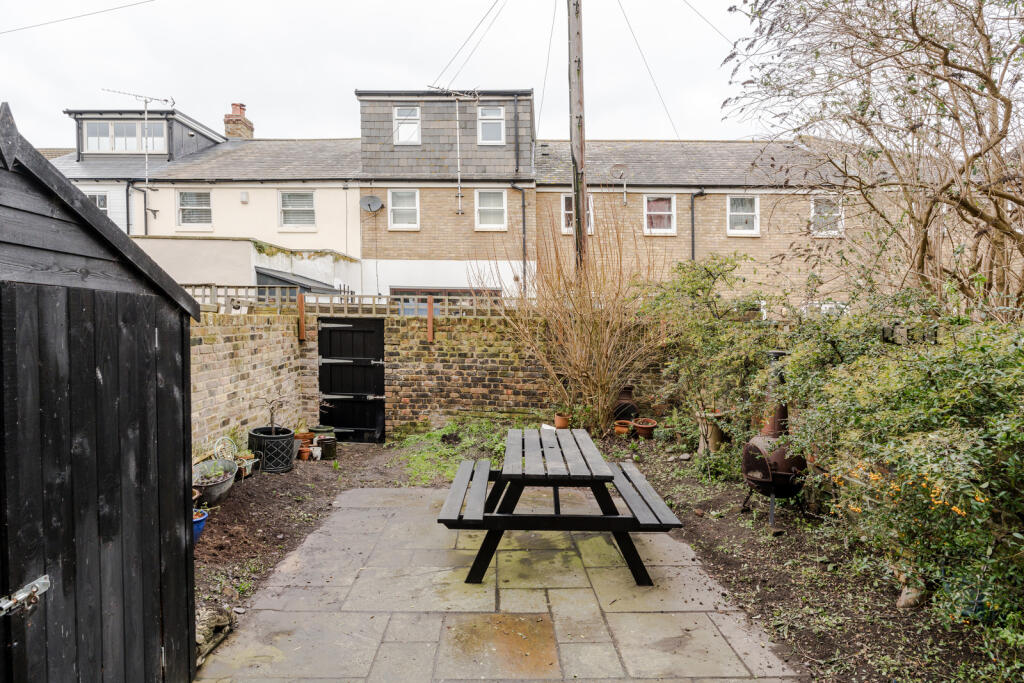 249325 - 34 Spencer Square-45.jpg