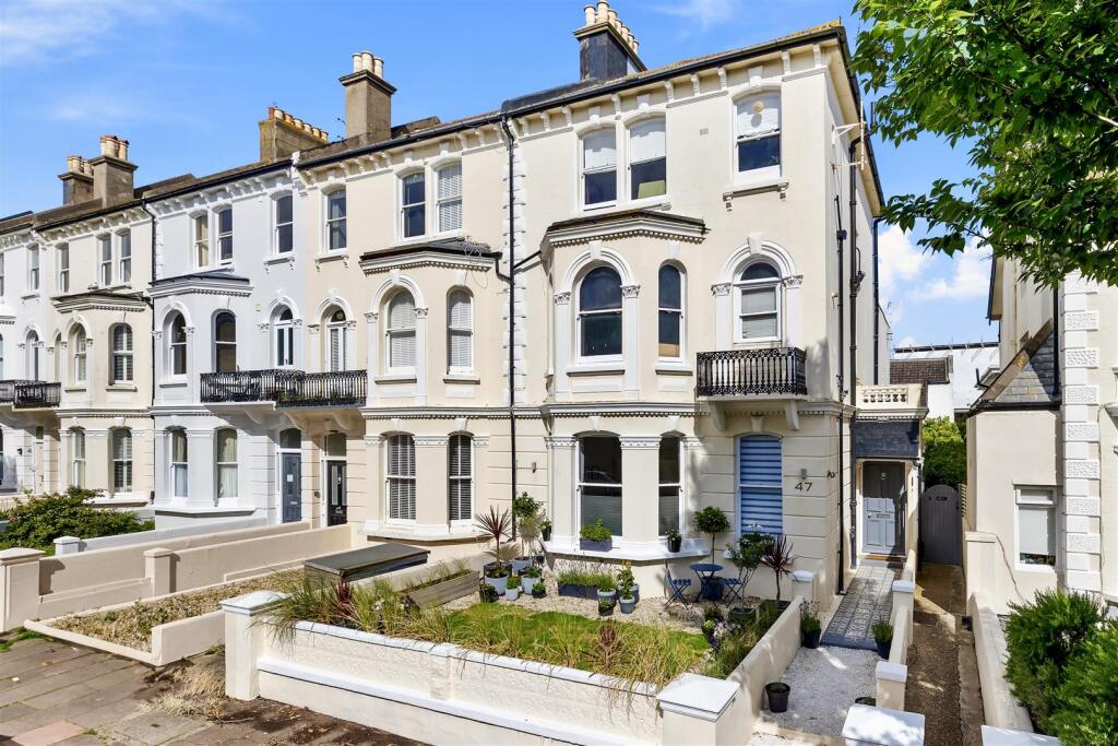 Flat 1, 47 Westbourne Villas Full Res-19.jpg
