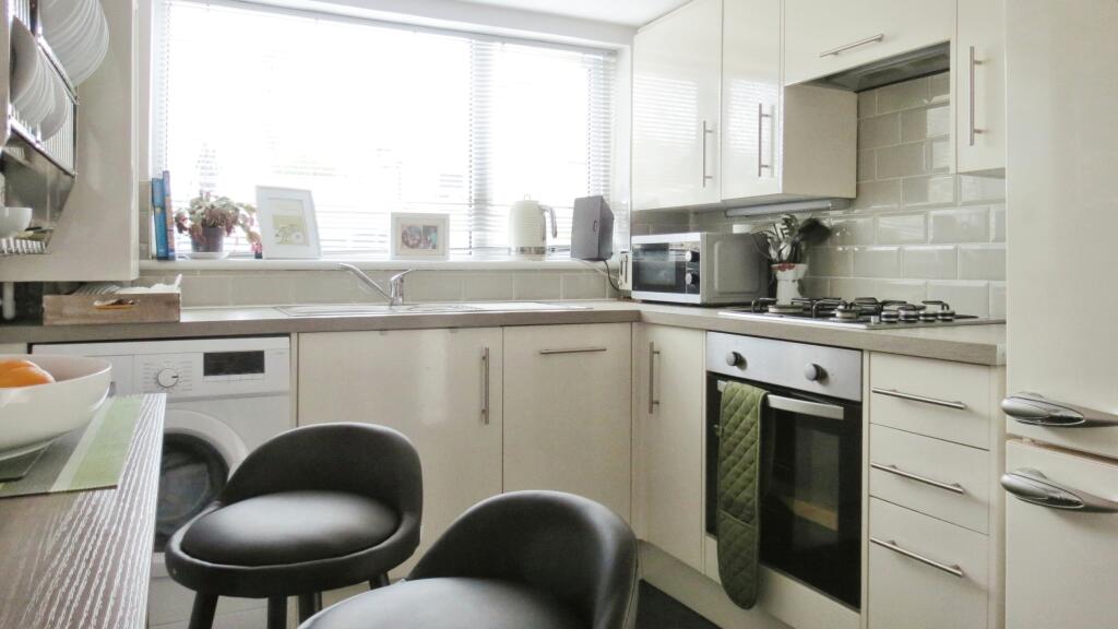 9 Kitchen Close in.JPG