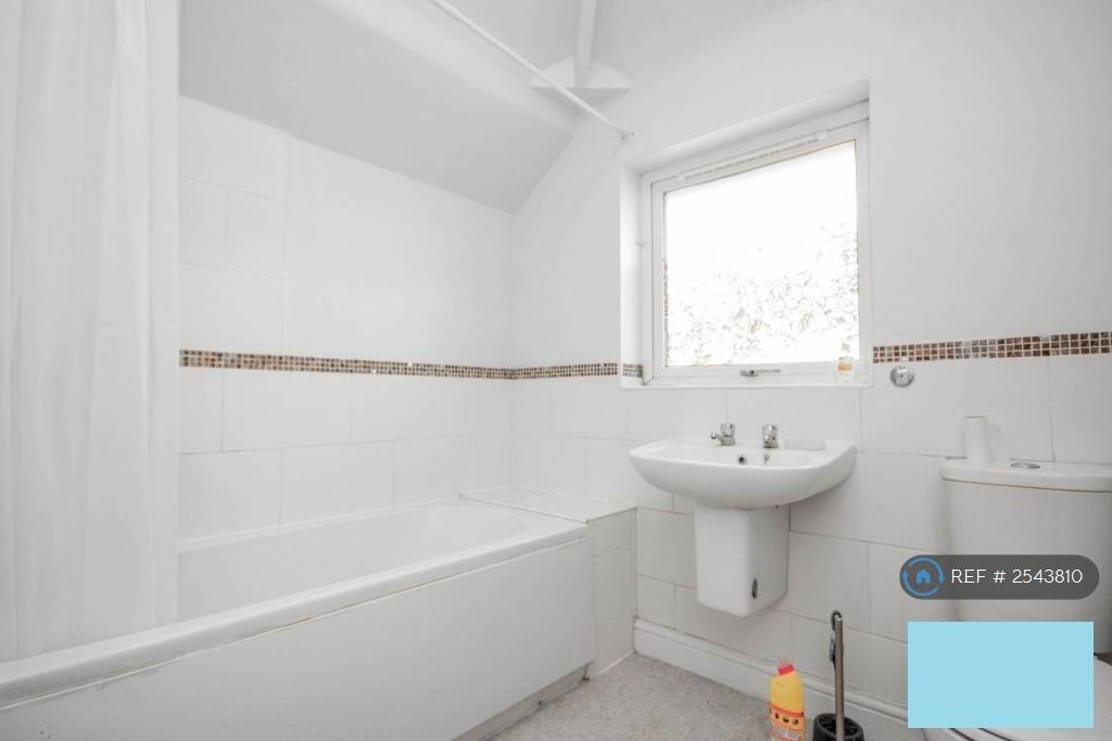 Family Bathroom In The Upstairs