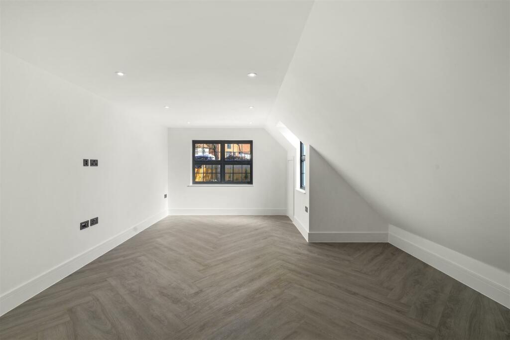 Flat 5 - 7, Sudbury Hill Close ,  - dmS0p5UGN8GT6M