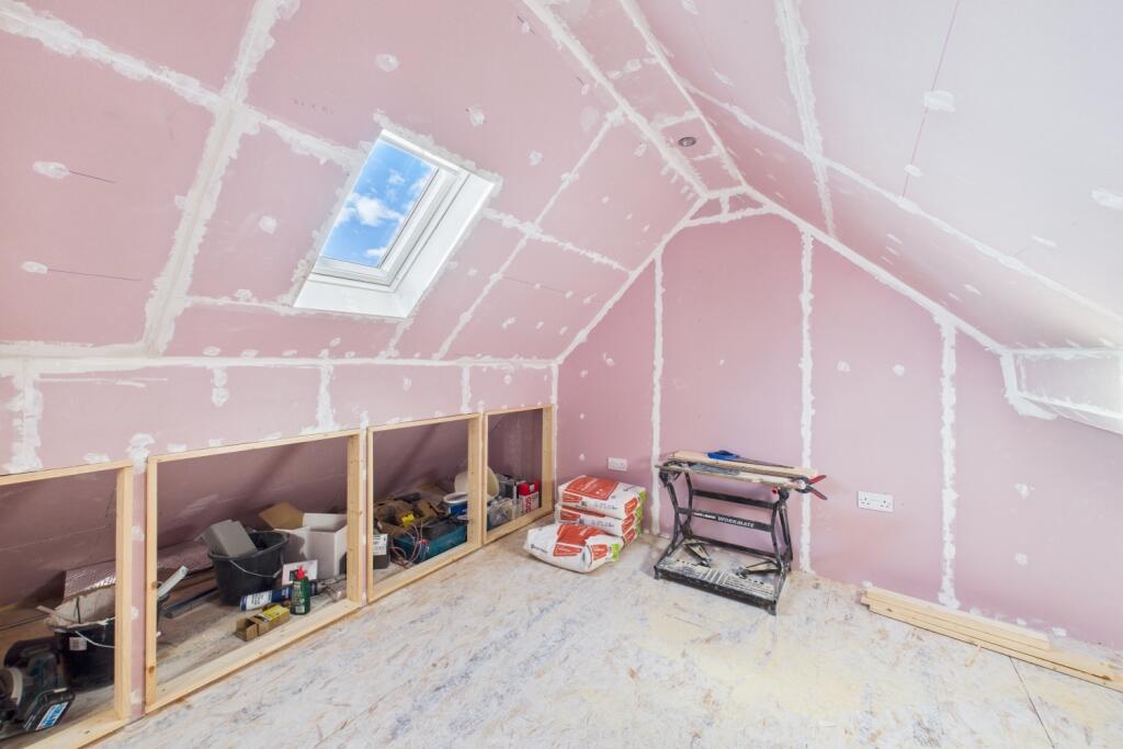 CAM03162G0-PR0357-STILL001