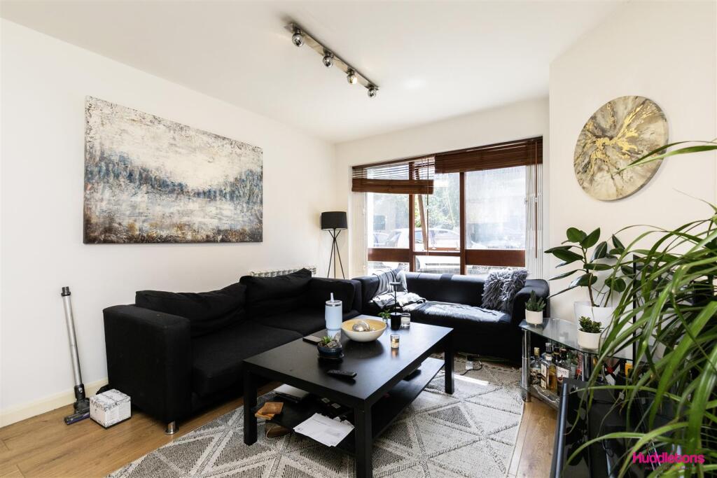 F1, 3 Torriano Mews -5.jpg