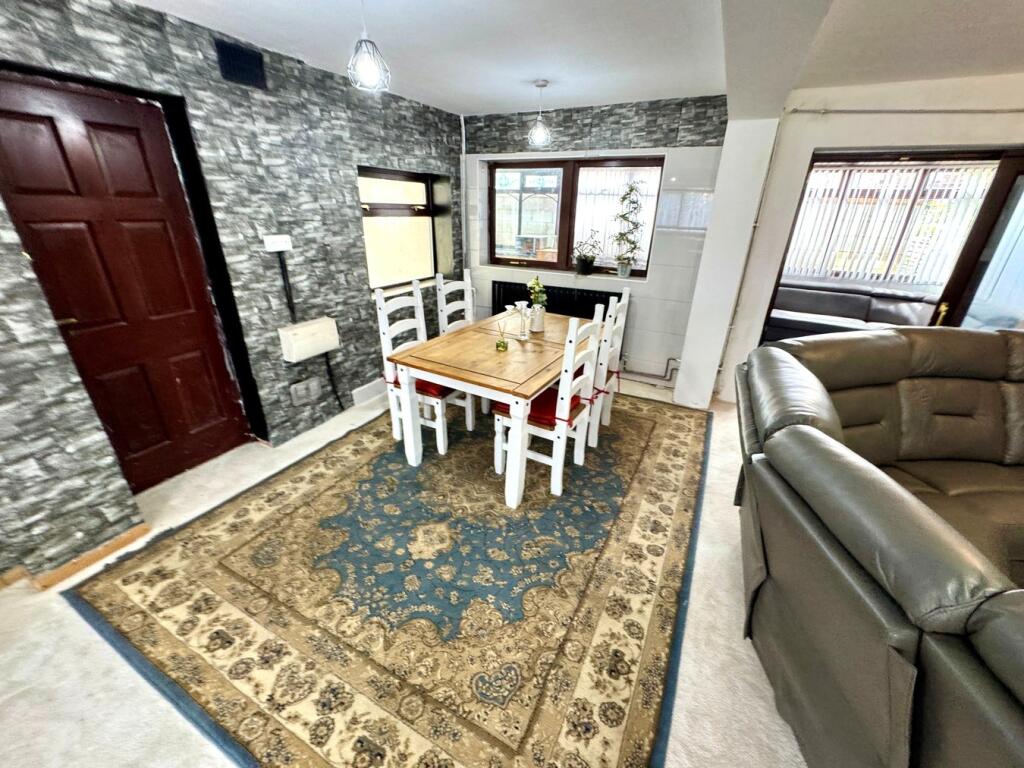 Open Plan Kitchen/Living Area