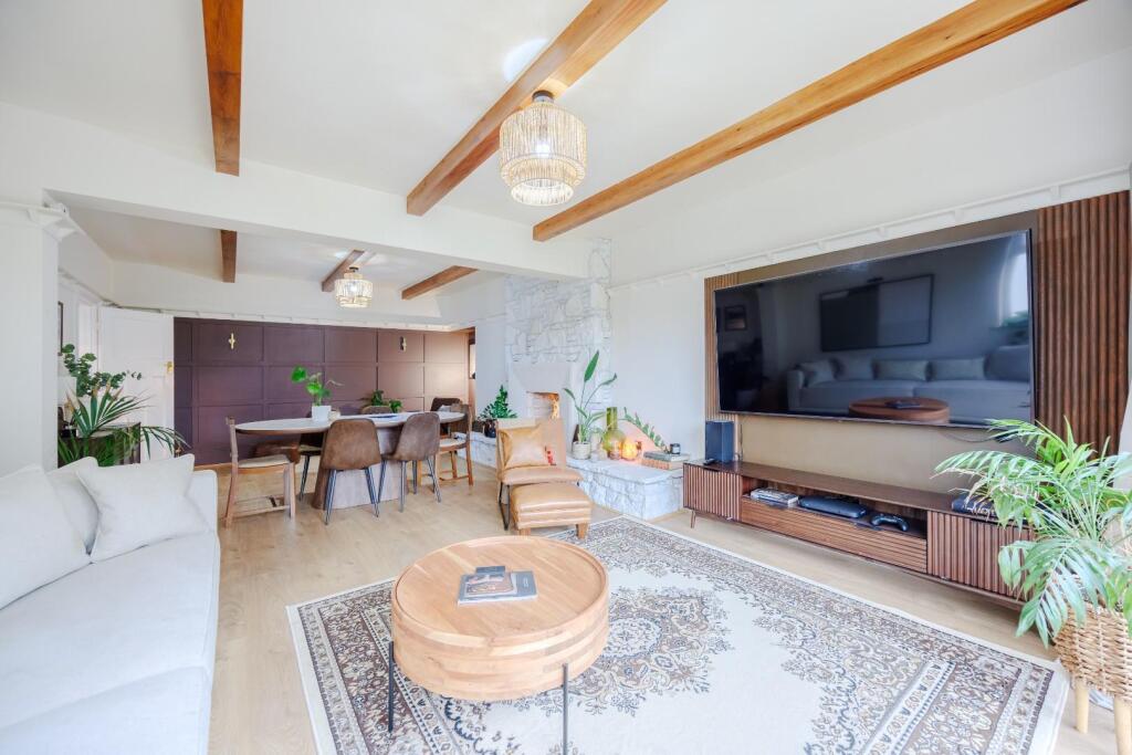 Dining Room / Sitting Room