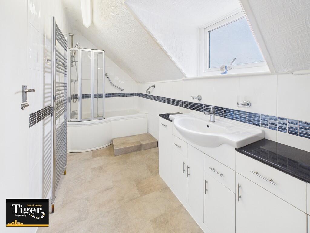 CAM02176G0-PR0727...