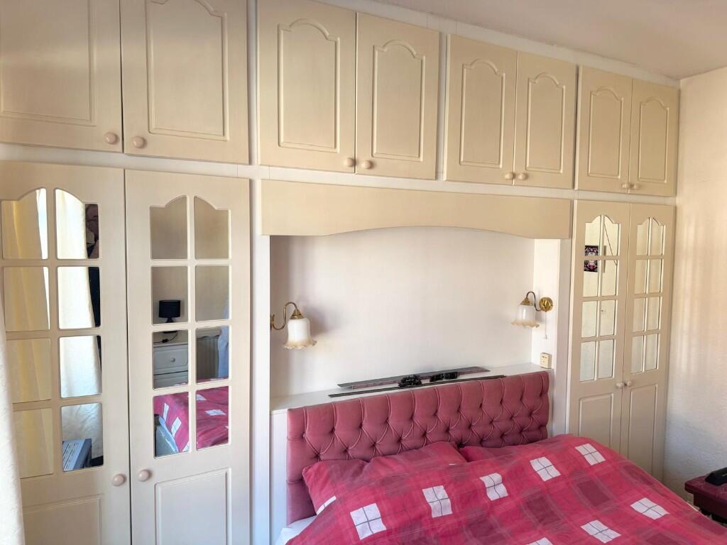 Bed 1 wardrobes